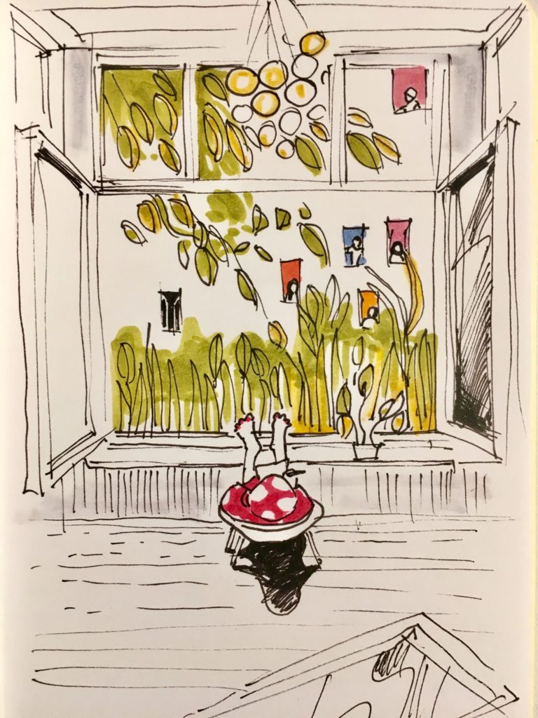 Dziecko-Muchomorek patrzy na liściaste podwórku